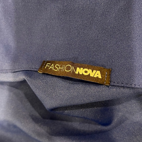 🔥SALE! ✅ Fashion Nova Women’s Romper Size XS Blue Top - Picture 6 of 7